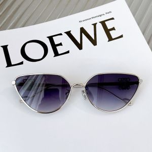Loewe LW50037 Metal Anagram Sunglasses In Purple